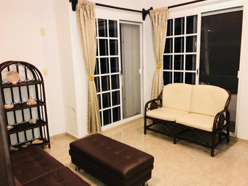 5th Avenue 3 people Balcony Apartment room 1