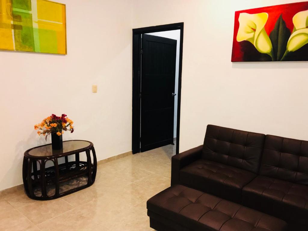 5th Avenue 3 people Balcony Apartment room 2